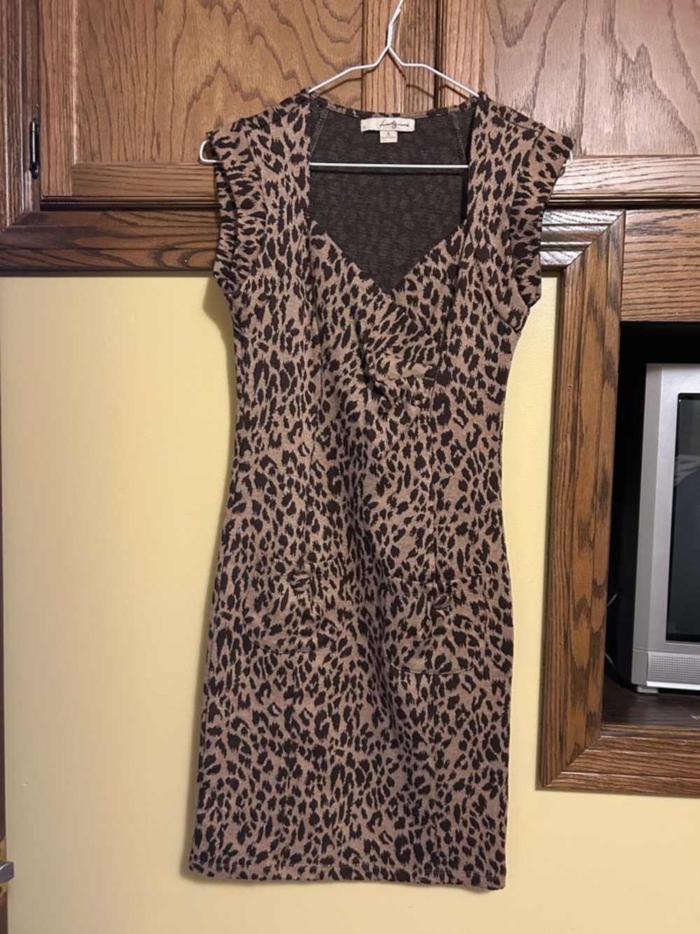 Forever 21 Leopard Print V-Neck Dress - Tan & Black